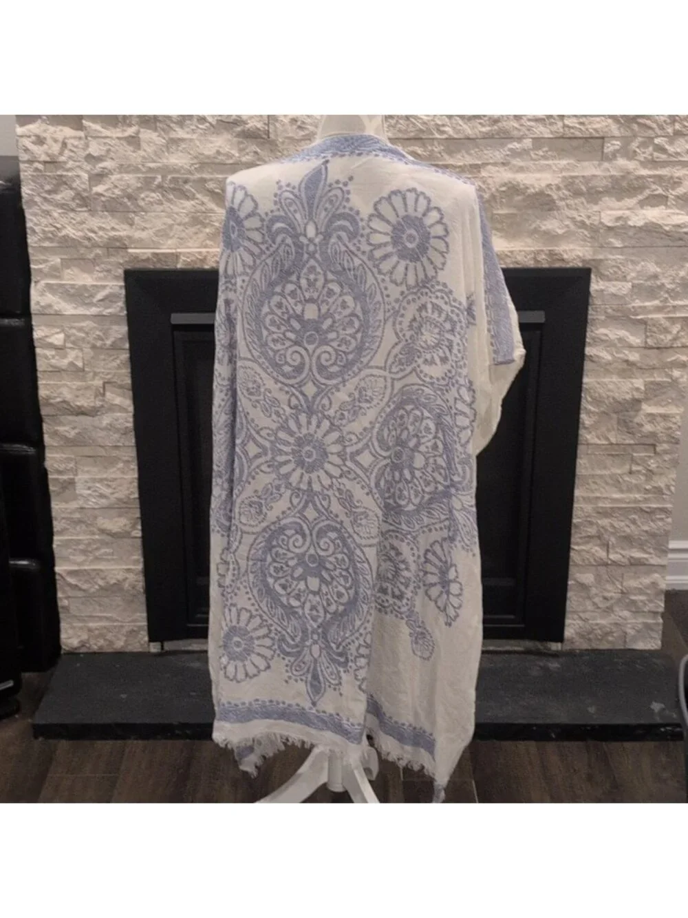 American Eagle White And Blue Porcelain Type Pattern Poncho Shawl
